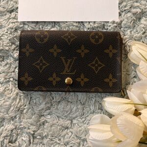 Louis Vuitton Tressor Wallet